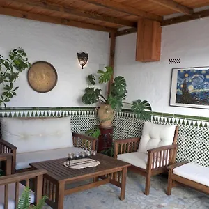 La Casa De Pintores, Junto Al Centro De Granada